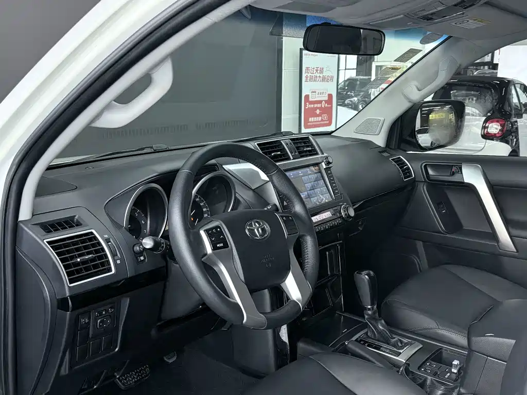 Toyota Prado 2017 — фото 11