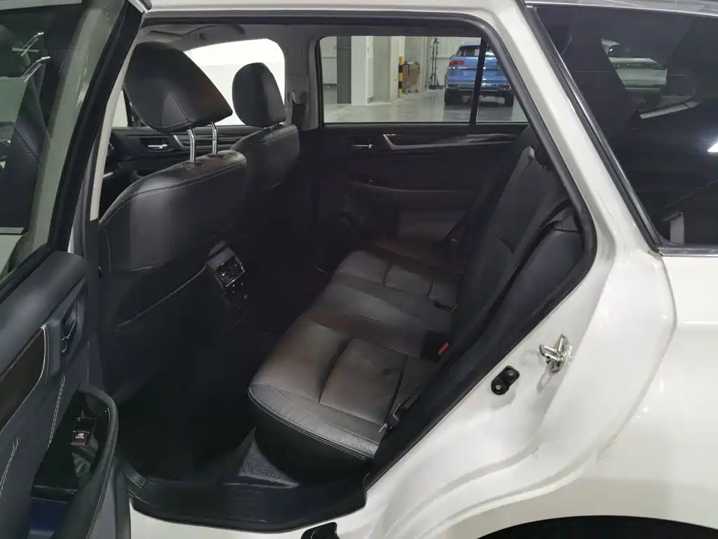 Subaru Outback 2017 — фото 15