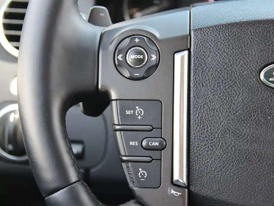 Land Rover Discovery 2015 — фото 18