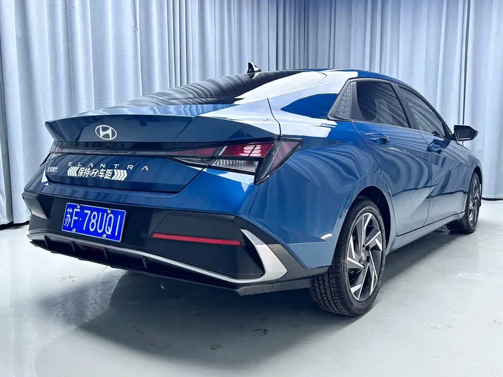 Hyundai Elantra 2023 — фото 19