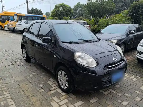 Nissan March 2016