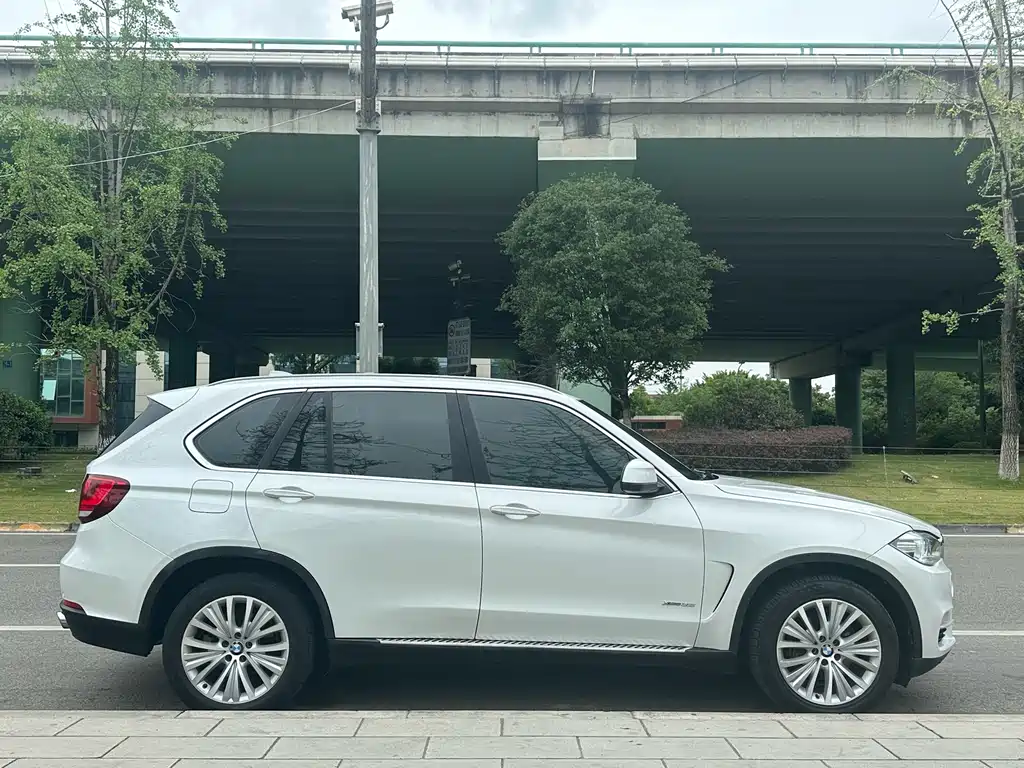 BMW X5 2015 — фото 11