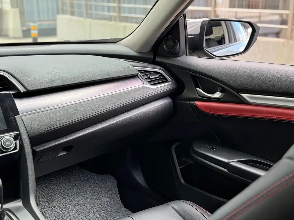 Honda Civic 2019 — фото 15
