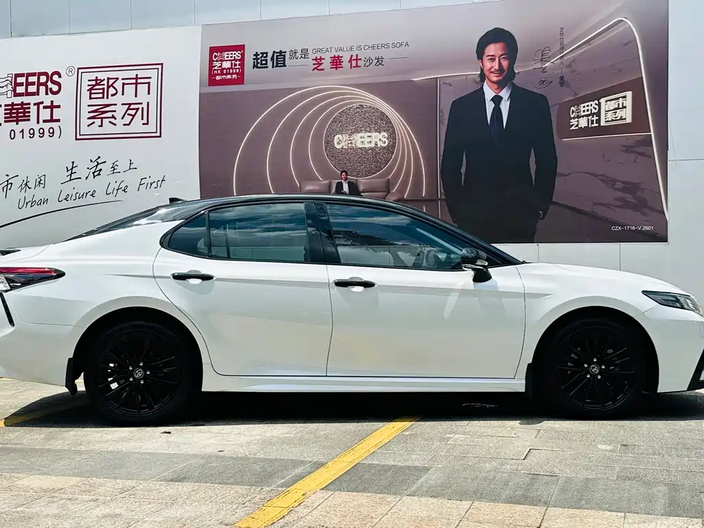 Toyota Camry 2023 — фото 10
