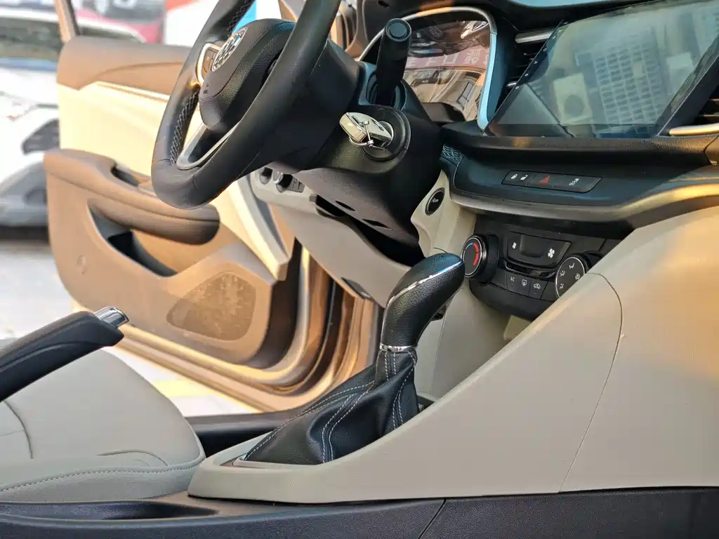 Buick Excelle 2018 — фото 11