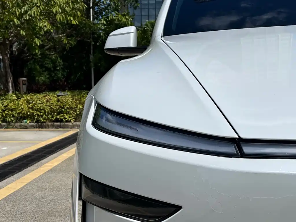 Tesla Model Y 2025 — фото 16