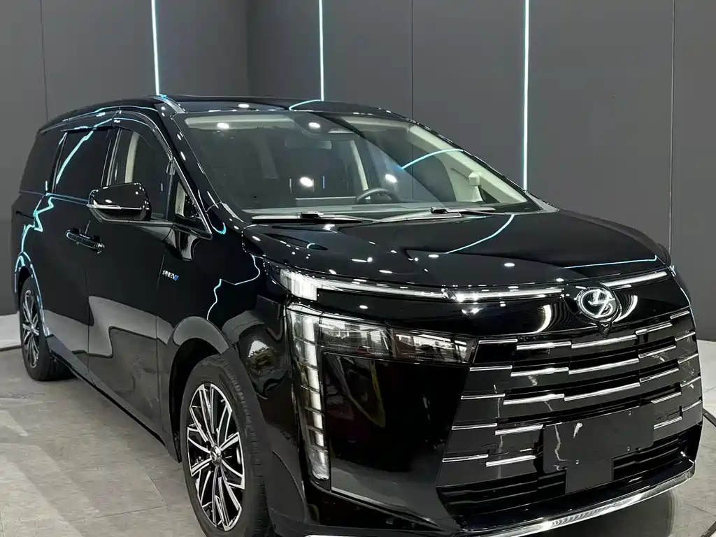 GAC Motor E8 PHEV 2024 — фото 3