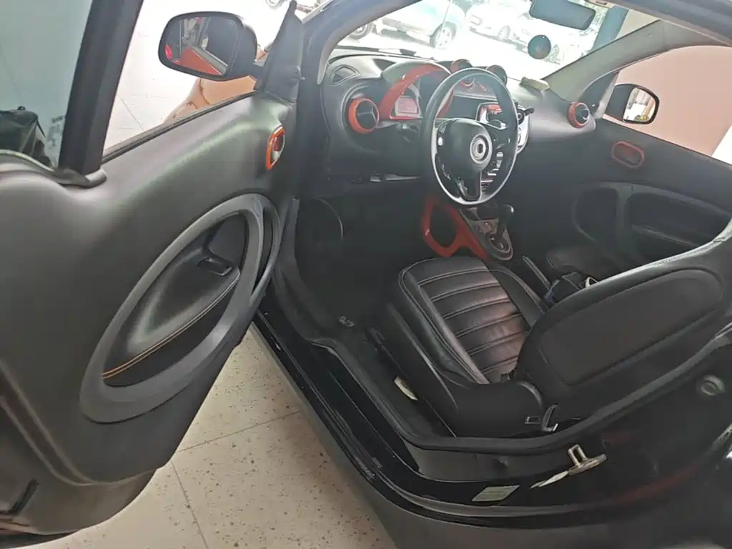 smart fortwo 2016 — фото 16