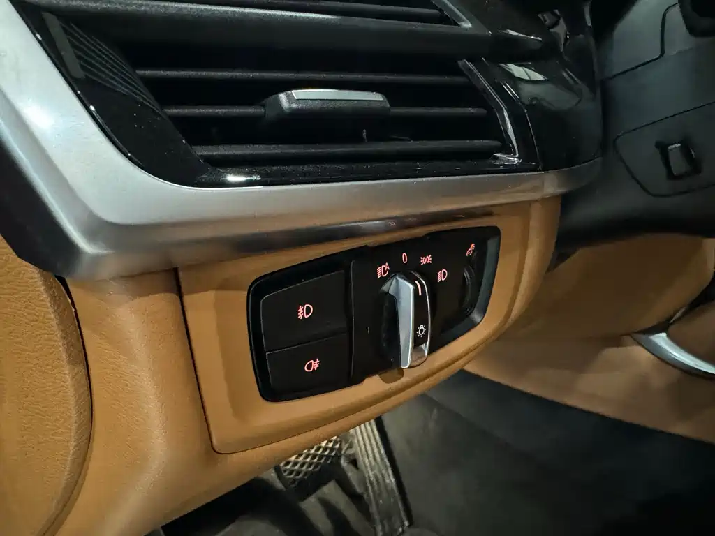 BMW X6 2016 — фото 12