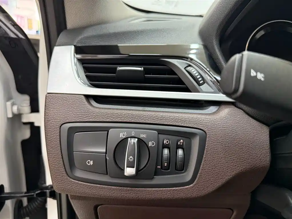 BMW X1 2022 — фото 9