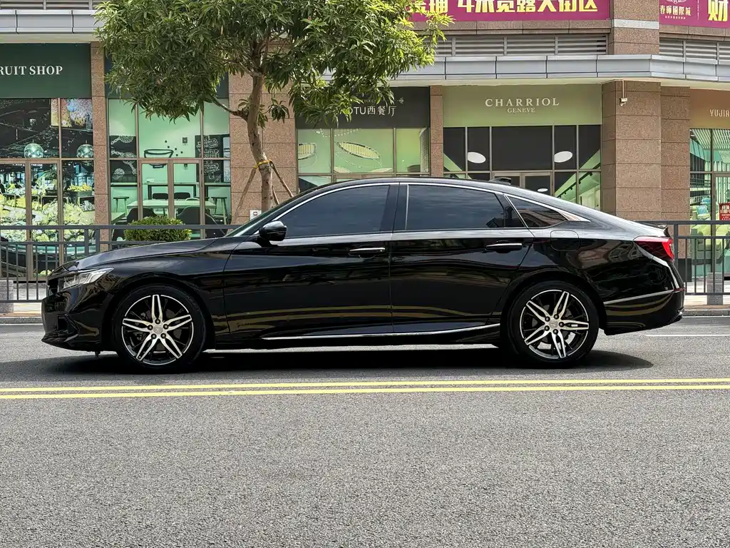 Honda Accord 2023 — фото 8