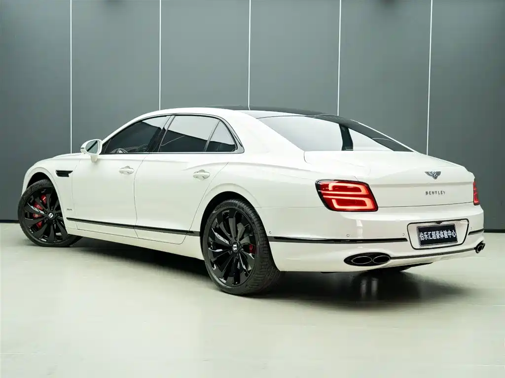 Bentley Flying Spur 2023 — фото 6