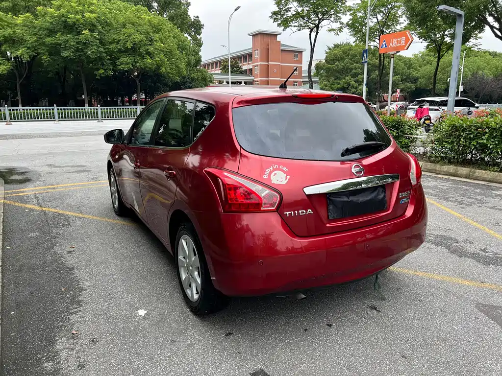 Nissan Tiida 2014