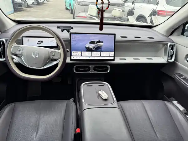 Leapmotor B10 2025
