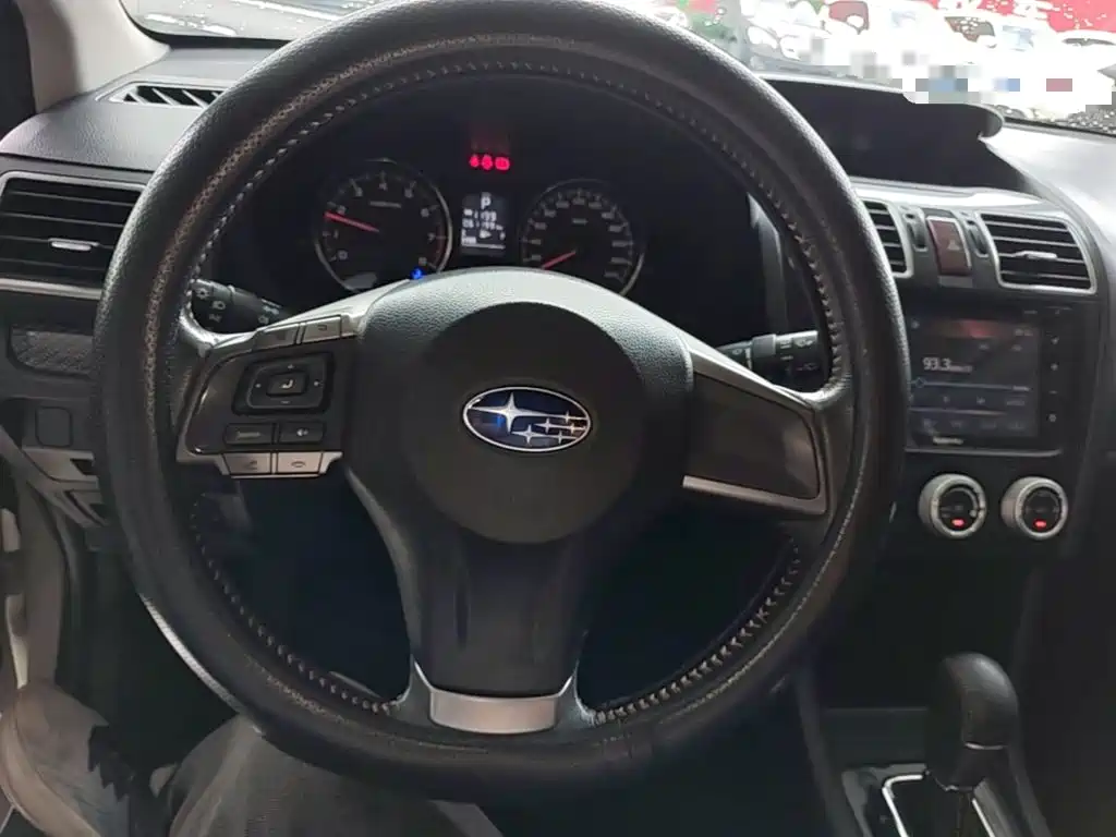 Subaru XV 2015 — фото 11