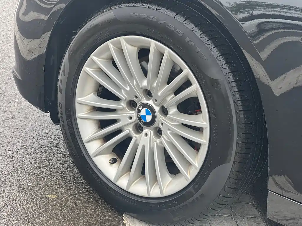 BMW 5 Series 2016 — фото 14