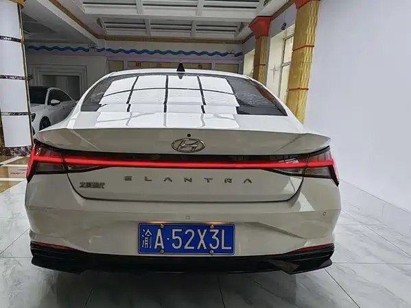 Hyundai Elantra 2022
