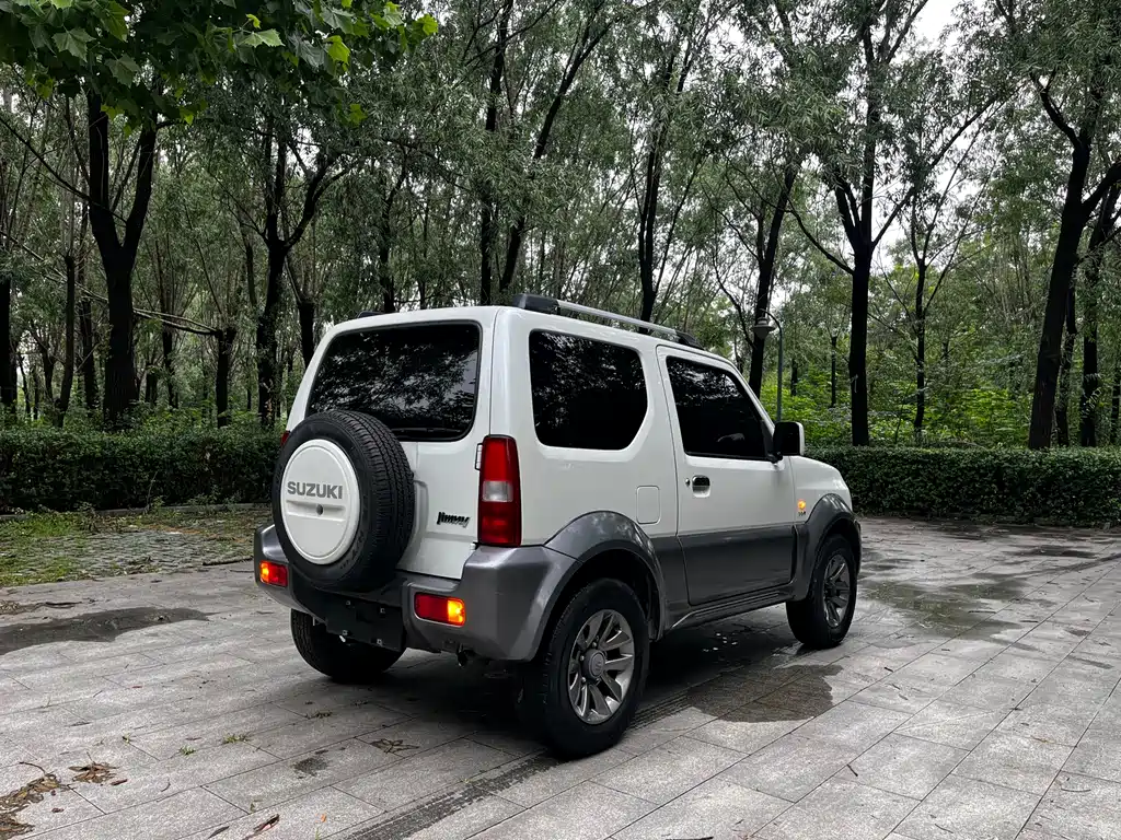 Suzuki Jimny 2017 — фото 7
