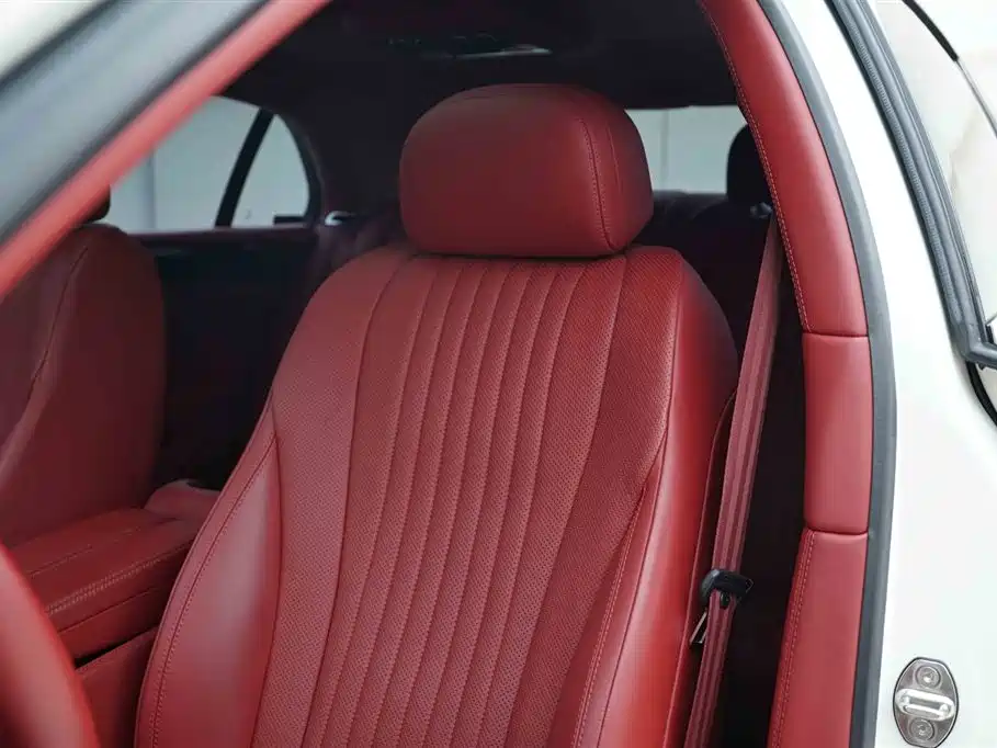 Bentley Flying Spur 2017 — фото 14