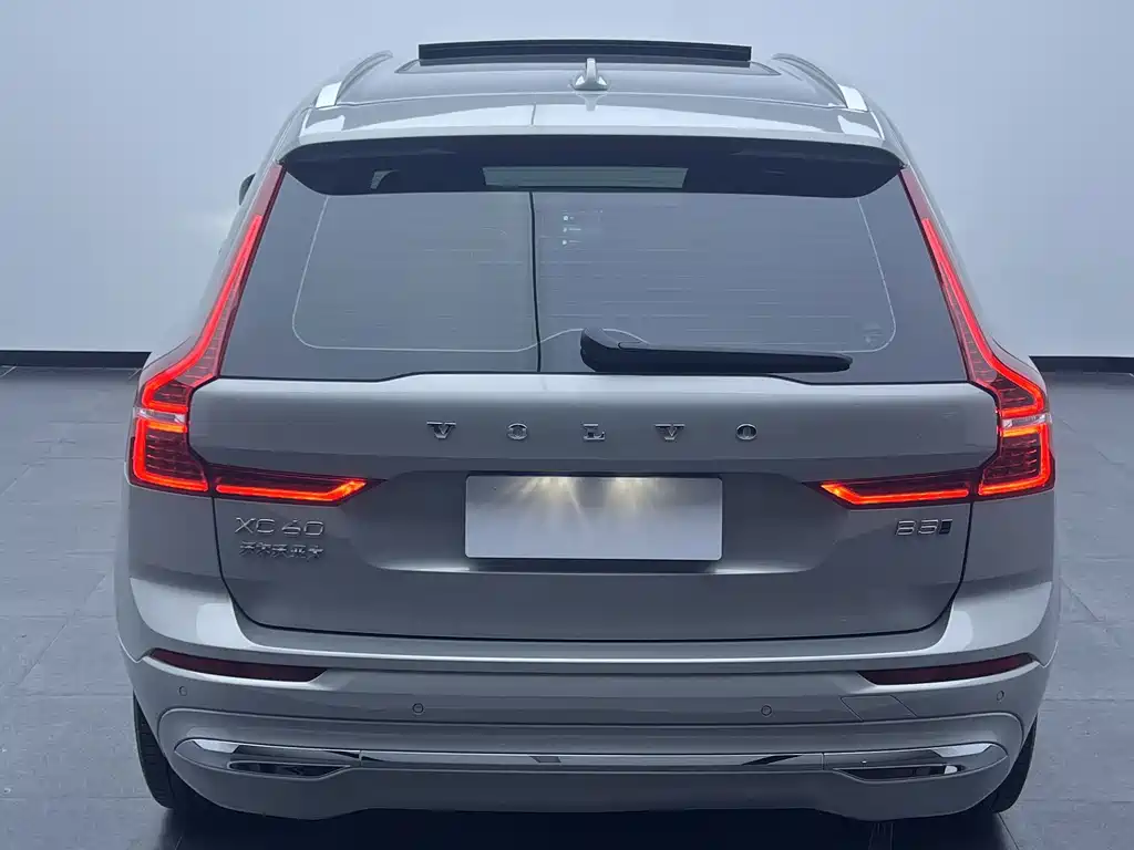 Volvo XC60 2022 — фото 5
