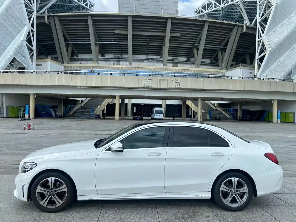 Mercedes-Benz C-Class 2022 — фото 3