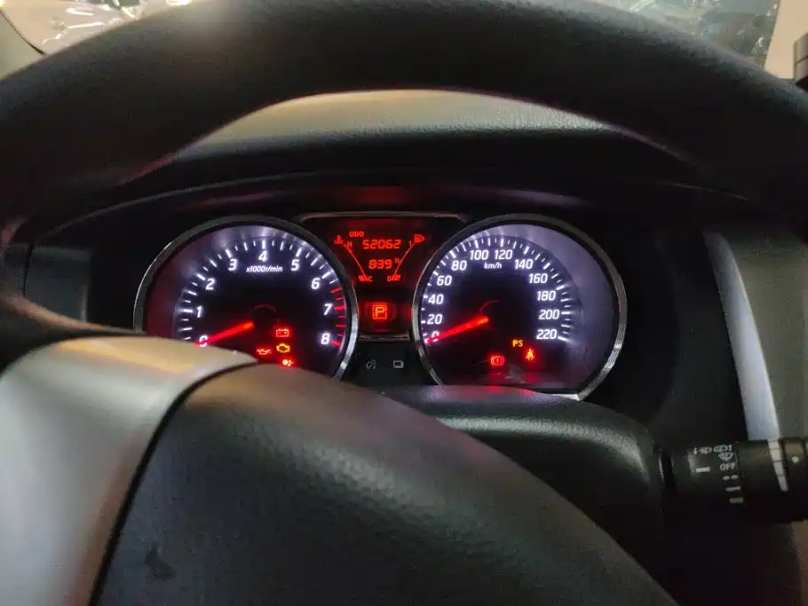 Nissan Livina 2015 — фото 14