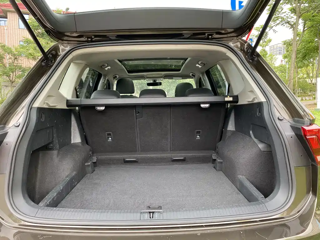 Volkswagen Tiguan L 2018 — фото 12