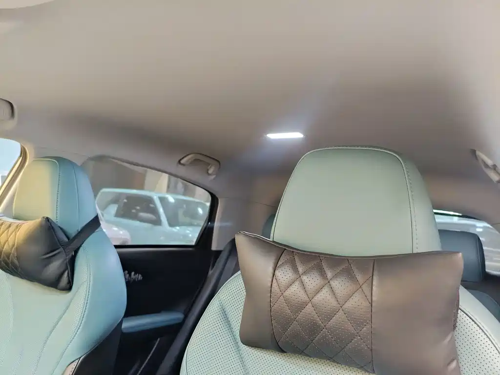 Geely Galaxy Starwish 2025 — фото 12