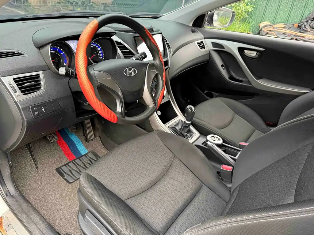 Hyundai Elantra 2014