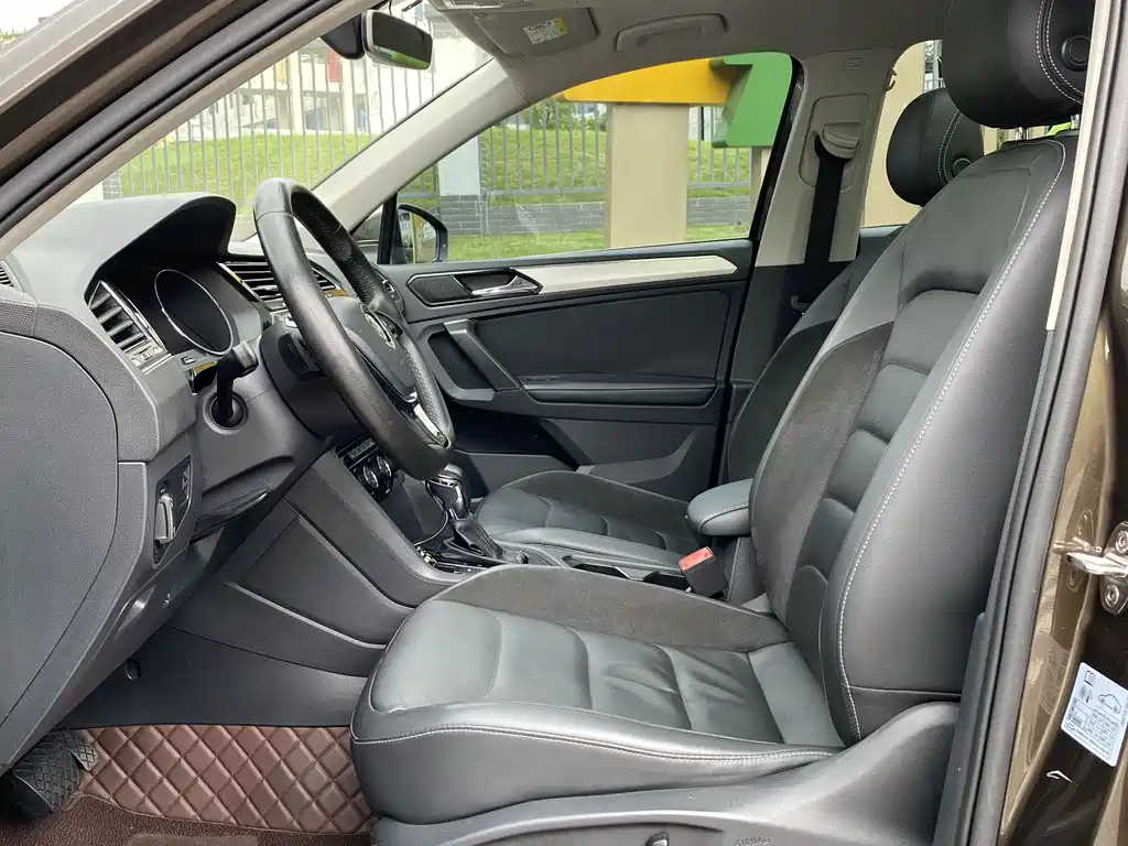 Volkswagen Tiguan L 2018 — фото 9