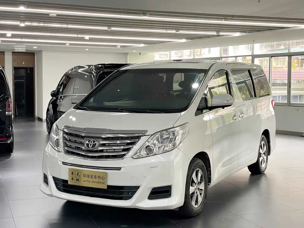 Toyota Alphard 2015 — фото 1