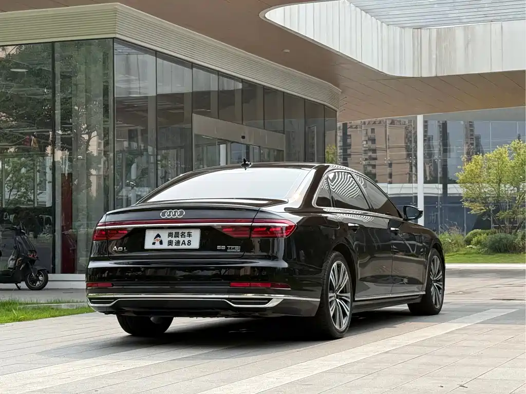 Audi A8 2019 — фото 17
