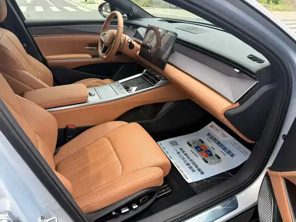 BYD Han L 2025