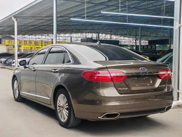Ford Taurus 2017
