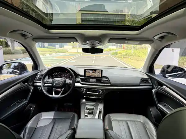 Audi Q5L 2020
