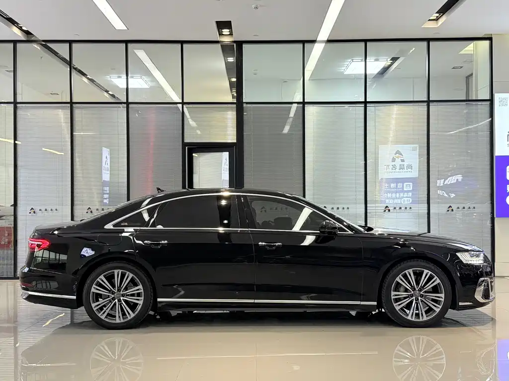 Audi A8 2019 — фото 17