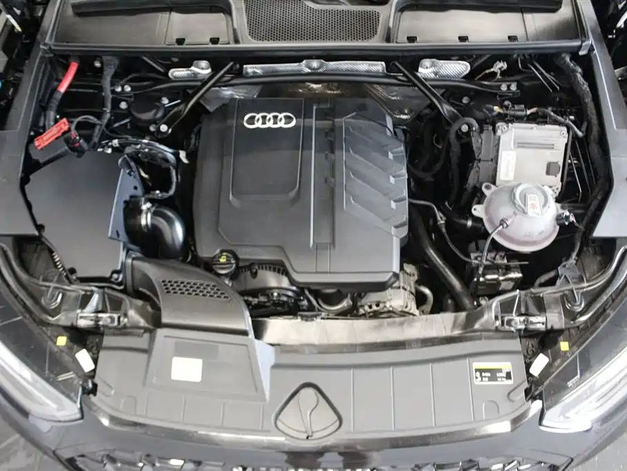 Audi Q5L Sportback 2024 — фото 16