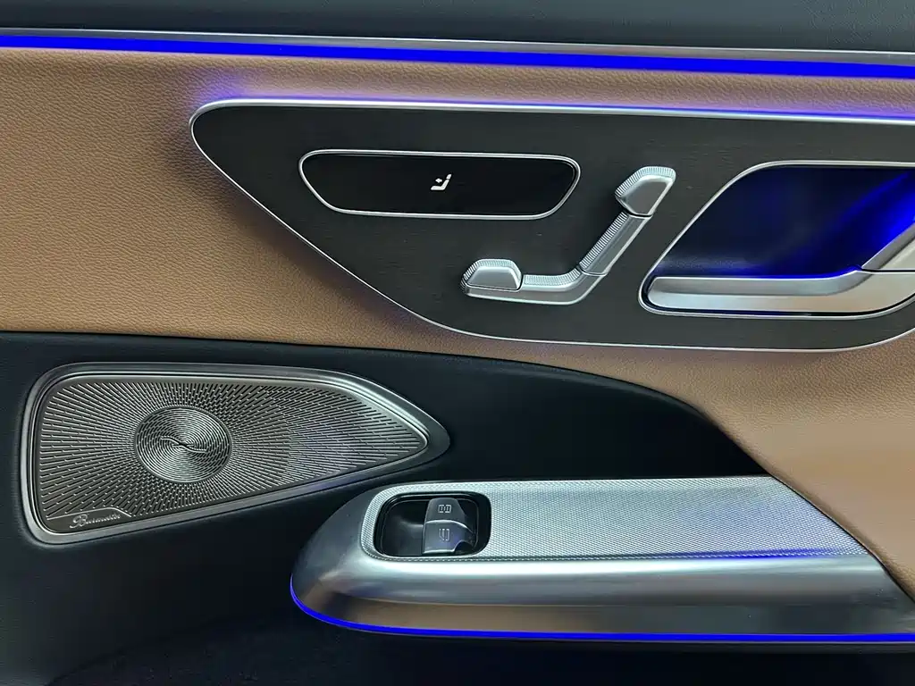 Mercedes-Benz E-Class 2025 — фото 21
