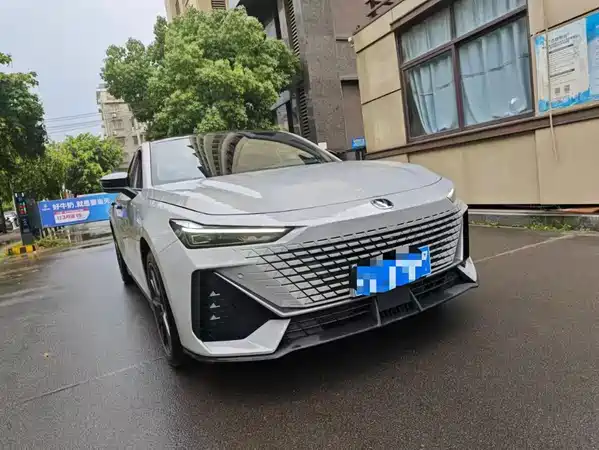 Changan UNI-V 2022