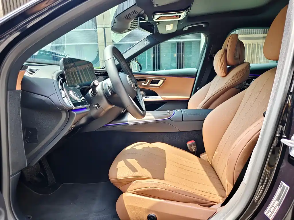 Mercedes-Benz E-Class 2025 — фото 12