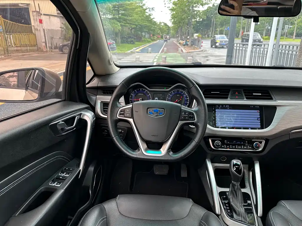 Geely Vision X3 2018 — фото 12
