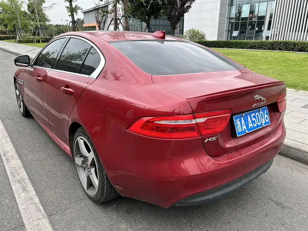 Jaguar XE 2017 — фото 4
