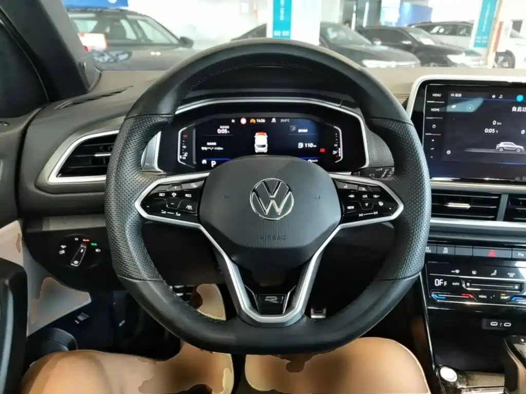Volkswagen T-Roc 2024 — фото 11