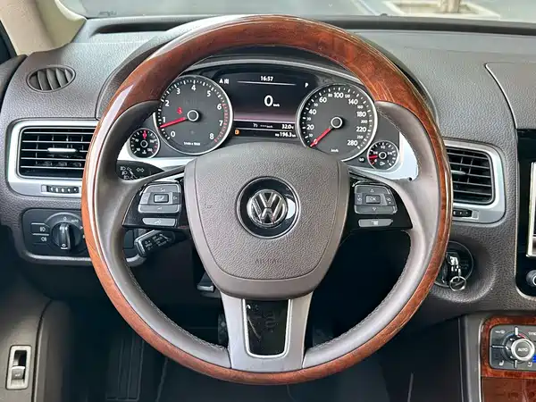 Volkswagen Touareg 2015