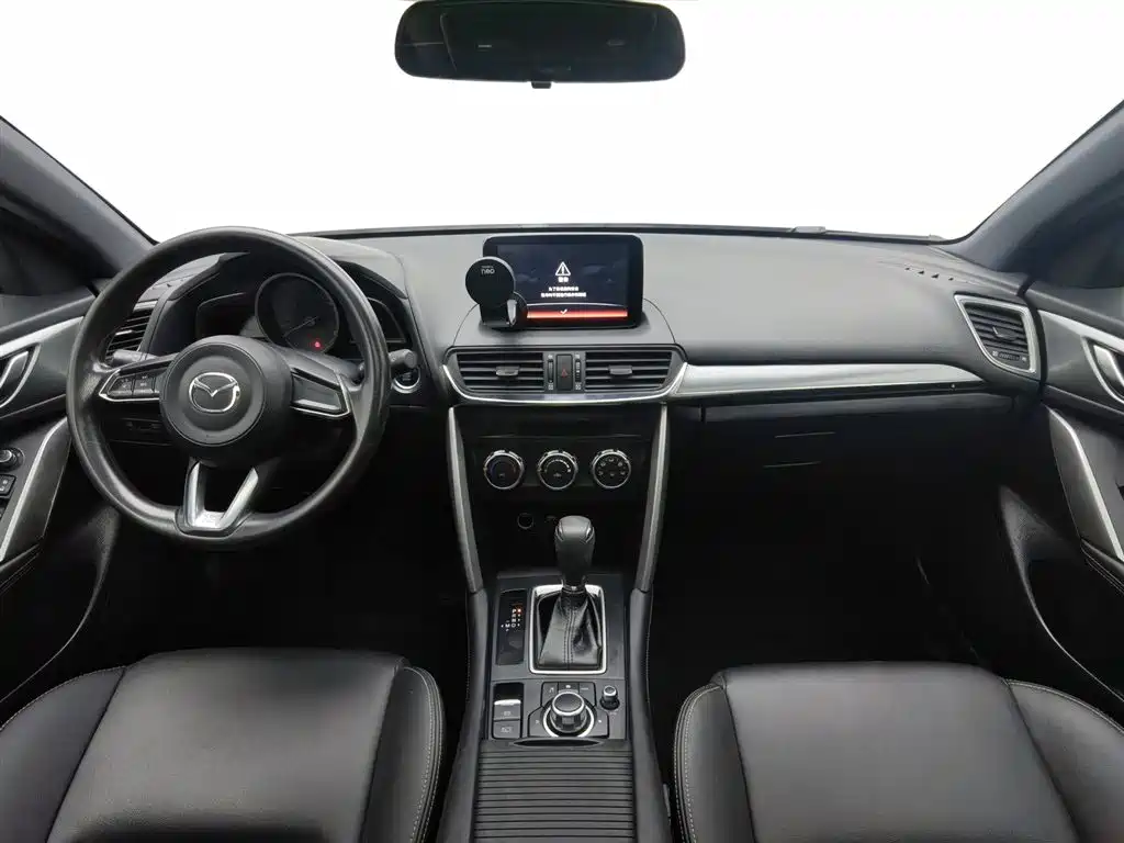 Mazda CX-4 2018 — фото 5