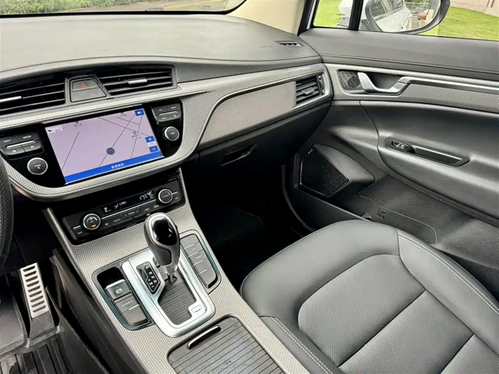Geely Emgrand GS 2017 — фото 14