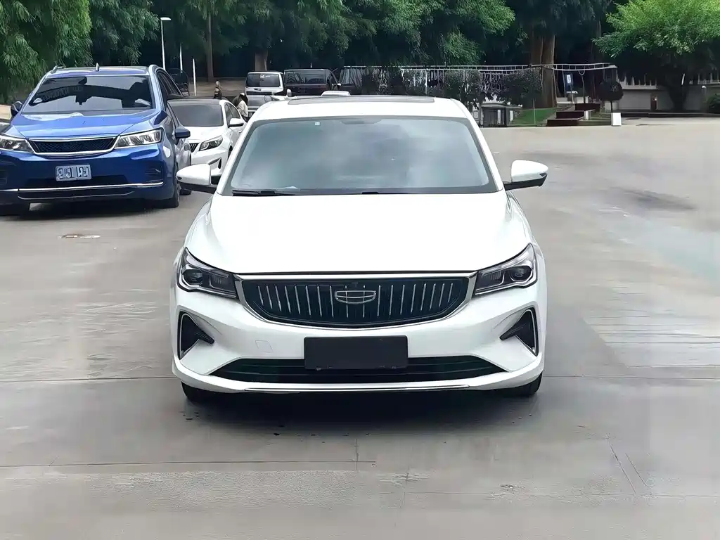 Geely Emgrand 2021