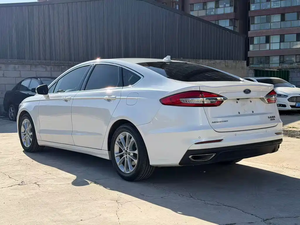 Ford Mondeo 2019 — фото 3