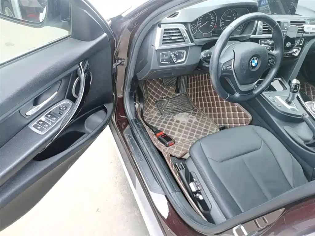 BMW 3 Series 2016 — фото 16