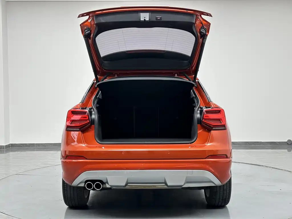 Audi Q2L 2019 — фото 27